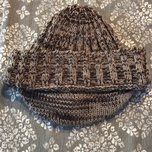 [Evelots] Brown & Cream Winter Unisex Beanie